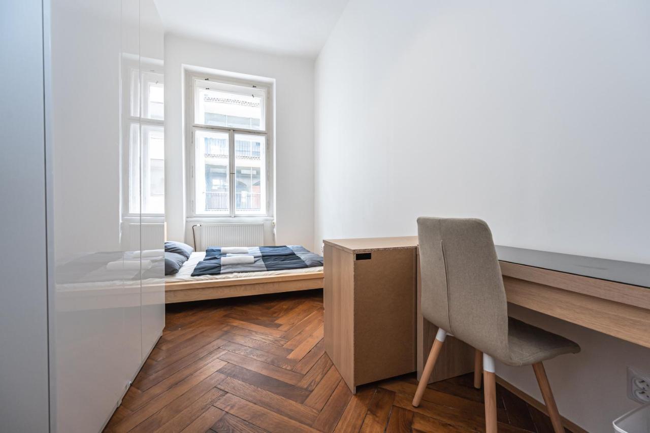 New Town Central Apartment Prag Exteriör bild