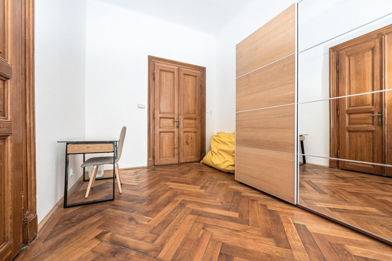 New Town Central Apartment Prag Exteriör bild